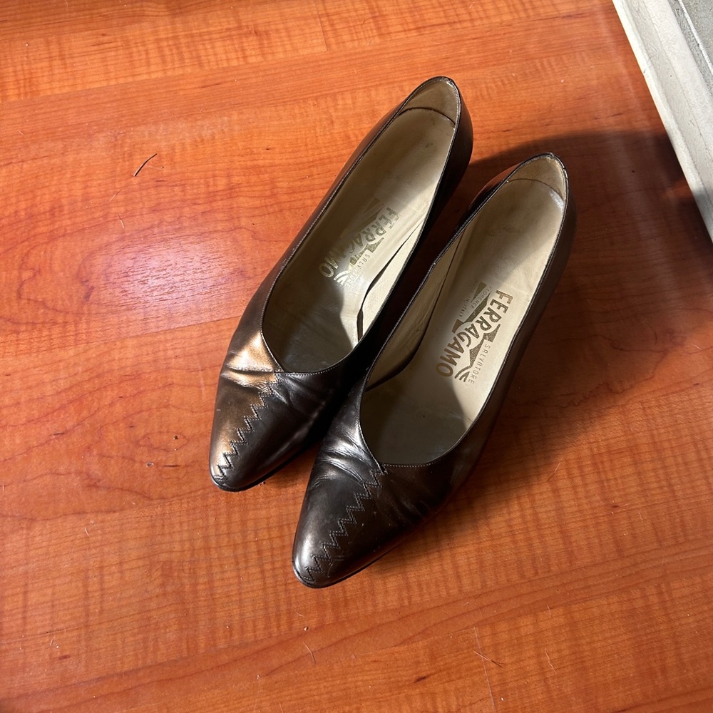 Two toned Salvatore Ferragamo kitten heels